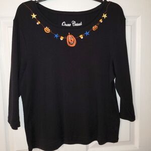 On que Casuals Halloween shirt